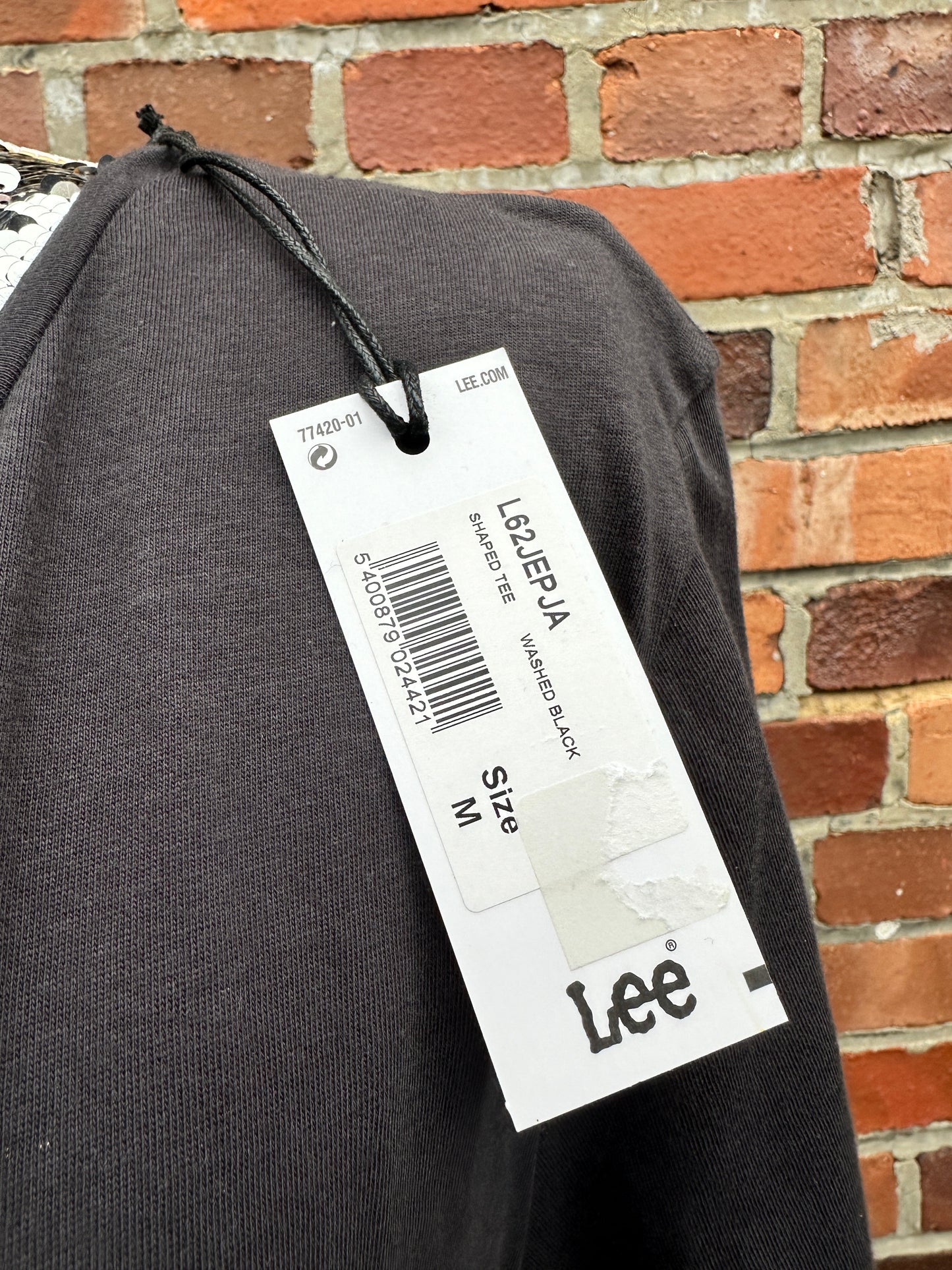 T-Shirt Shaped Tee Lee