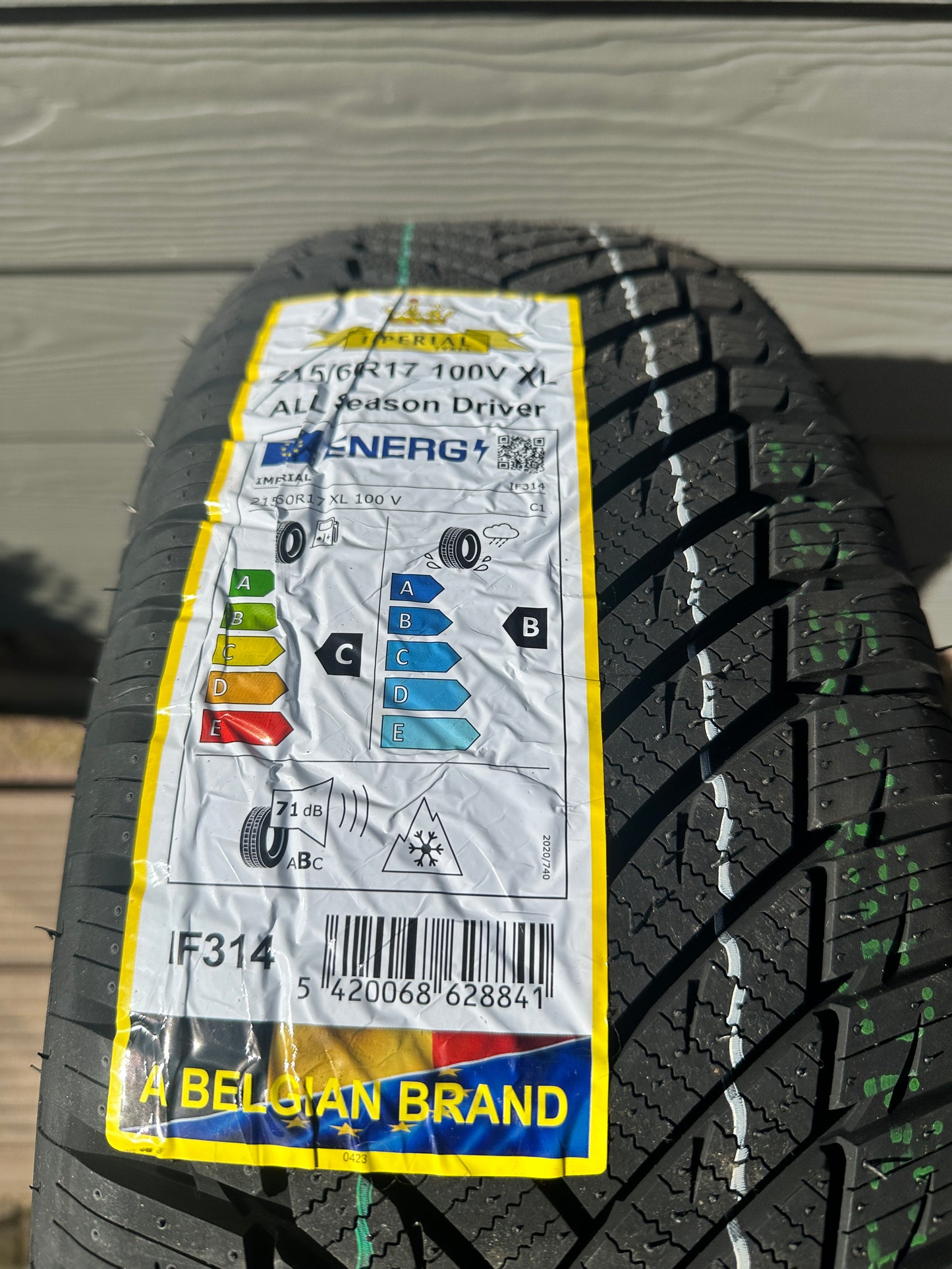 Reifepaar Imperial 215/60R17