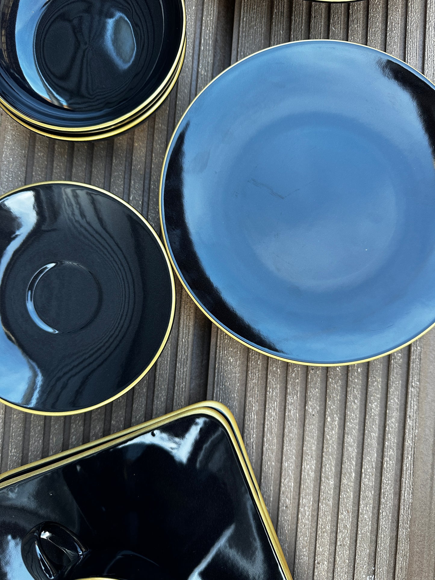 Aegea Gold Black Geschirr set 44-teilig 6 Personen / Keramika