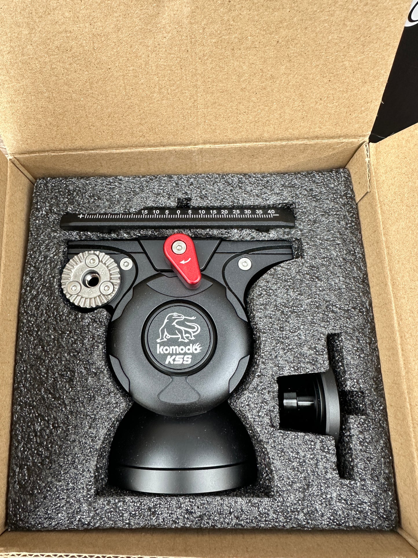 iFootage Cobra 3 C180F-P + Komodo K5S Monopod