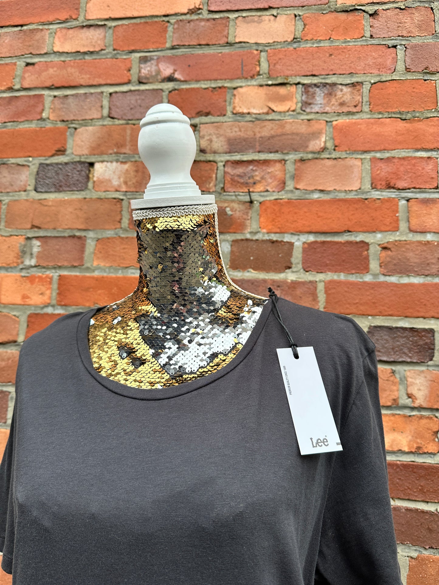 T-Shirt Shaped Tee Lee