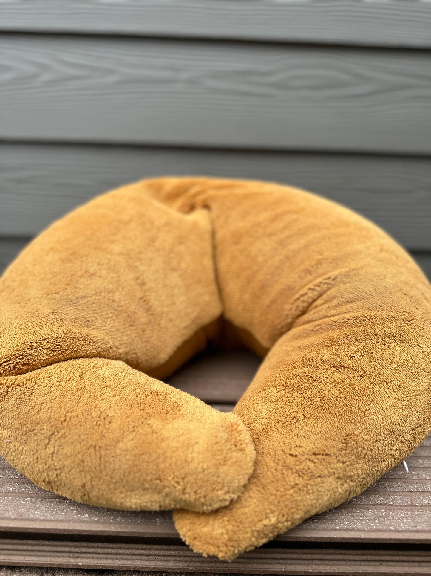 Theraline Stillkissen Plüschmond mit Mikroperlen-Füllung 140cm