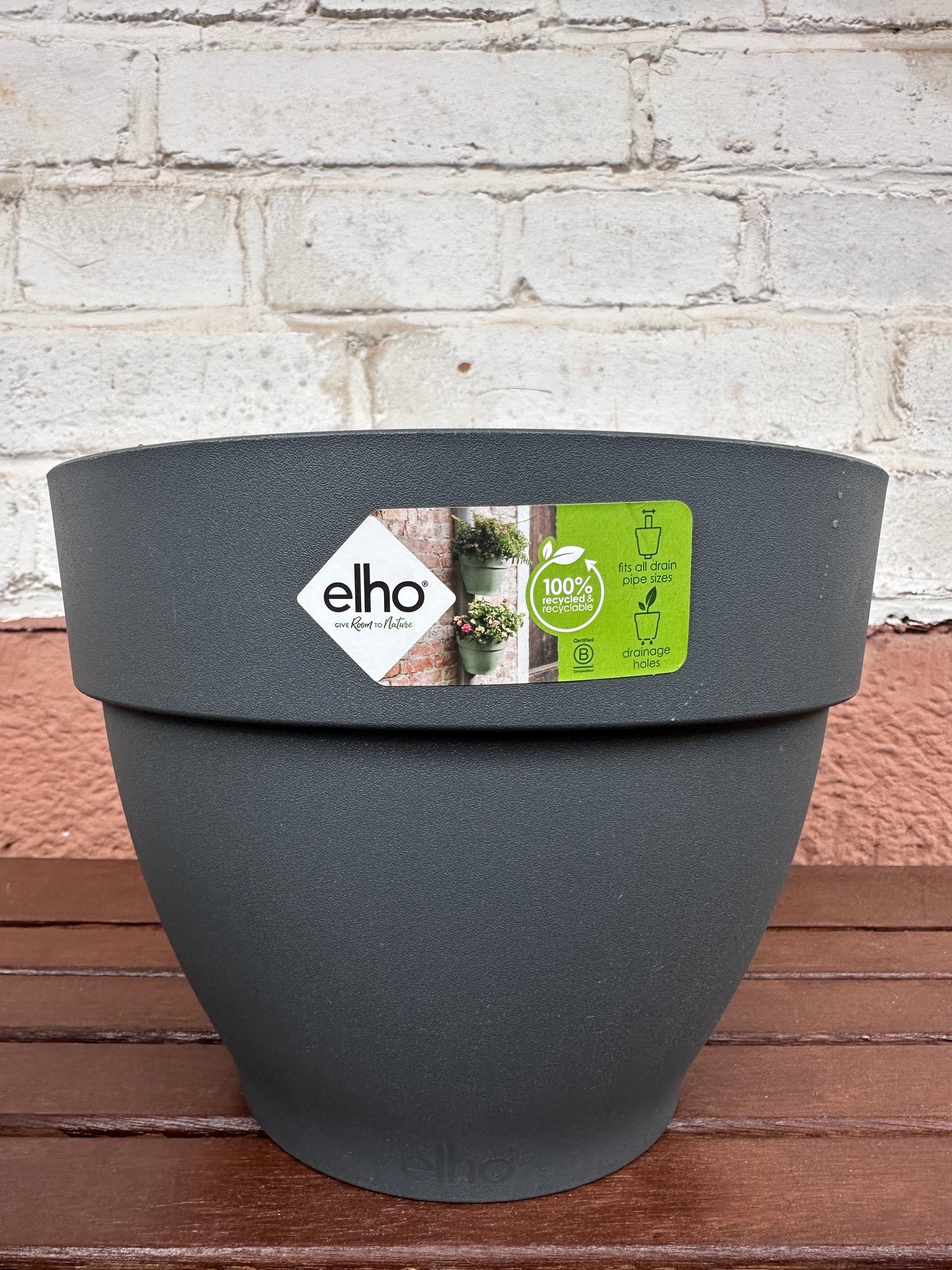 Fallrohrpflanzengefäss
 VIBIA CAMPANA Elho
