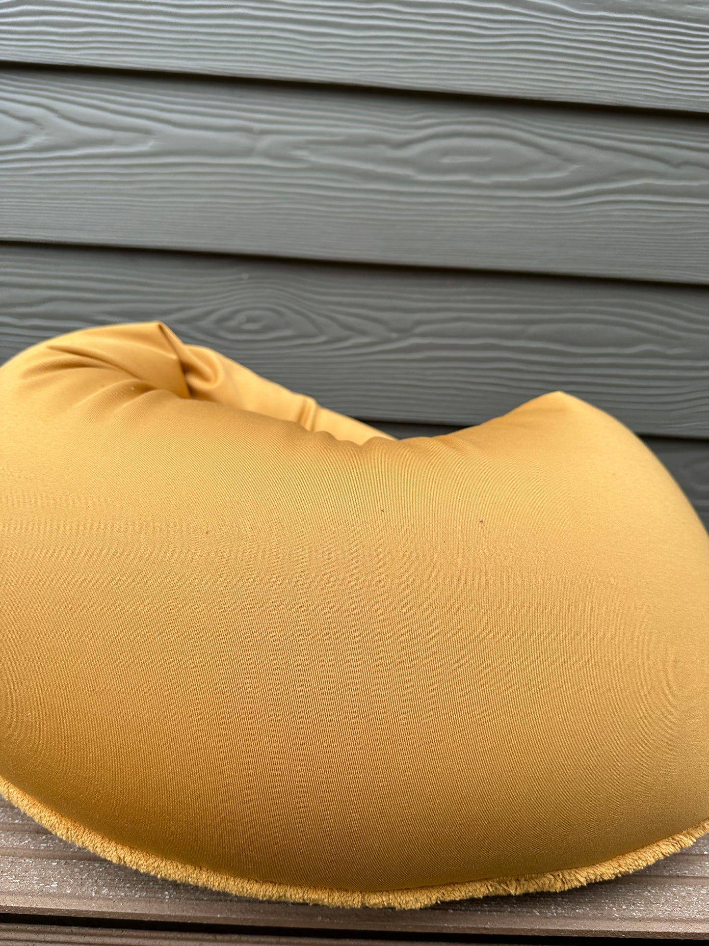 Theraline Stillkissen Plüschmond mit Mikroperlen-Füllung 140cm