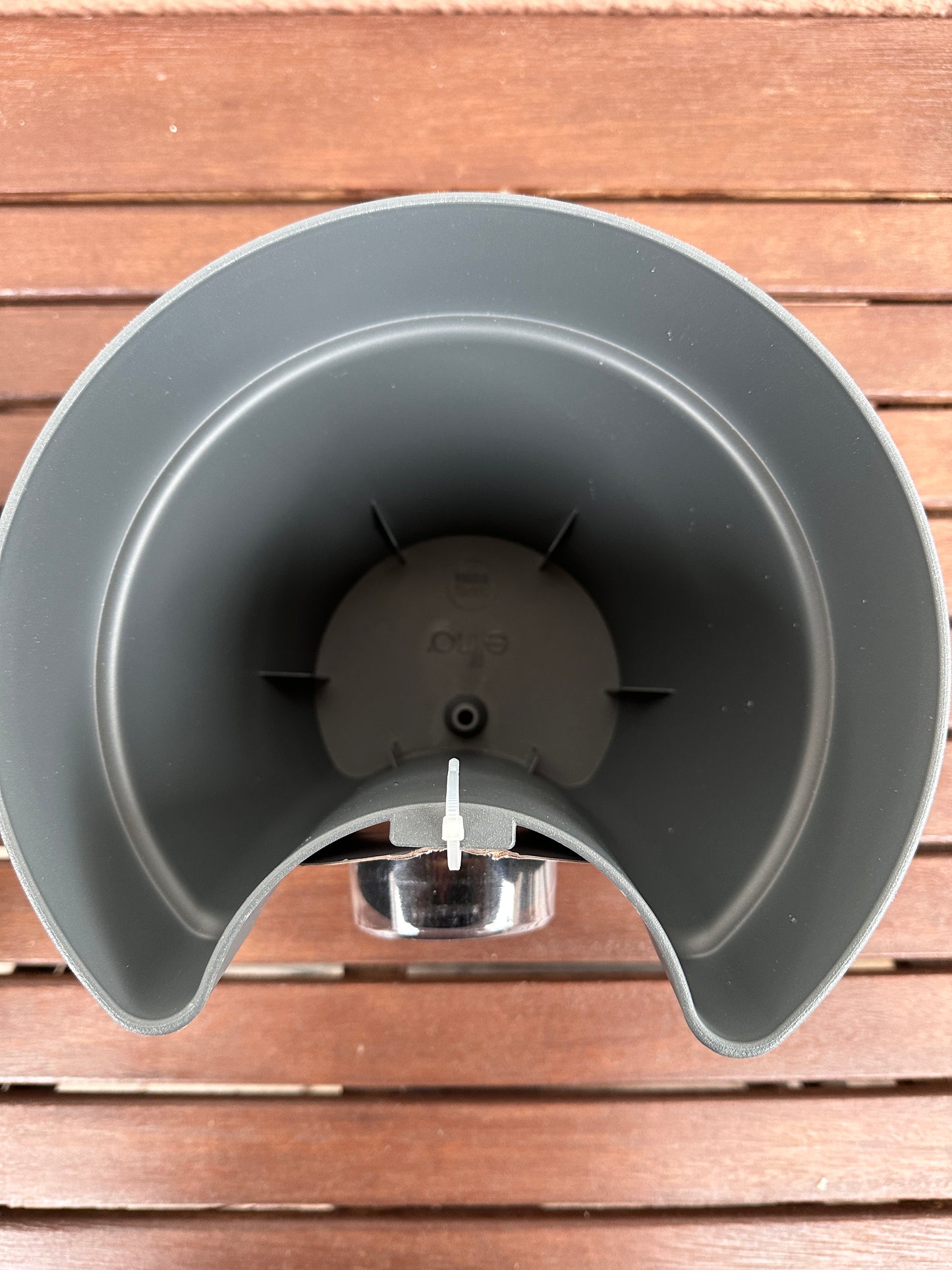 Fallrohrpflanzengefäss
 VIBIA CAMPANA Elho